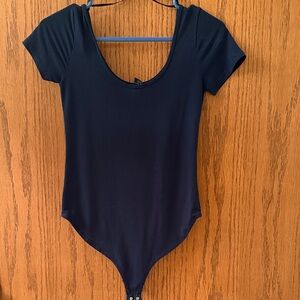 Forever 21 Black Scoop Neck Short Sleeve Bodysuit